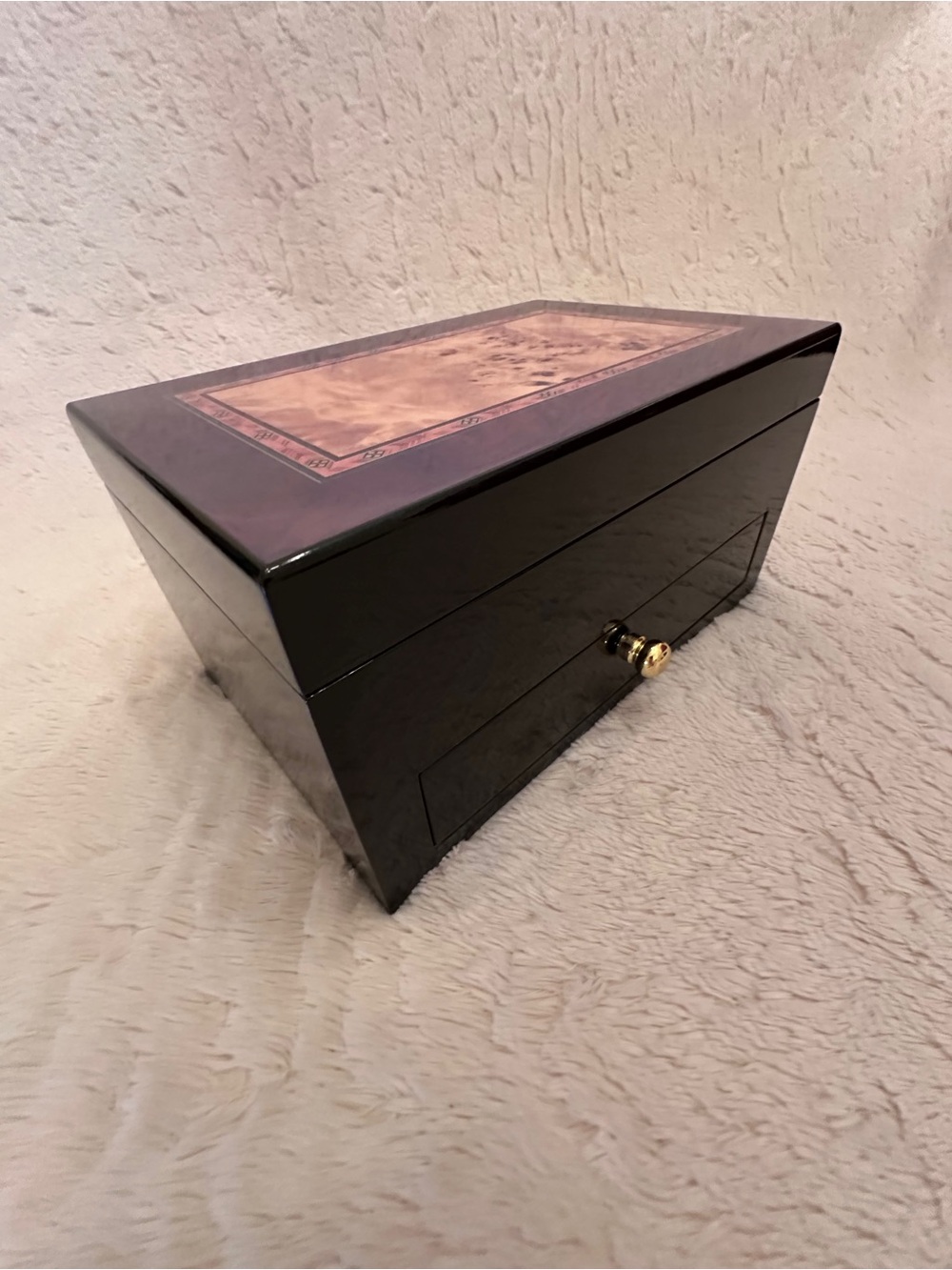 Lacquered Jewelry Box with Inlaid Wood Top - Picture 5 of 8